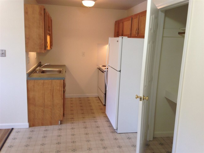 Building Photo - 3861 Brown Ave