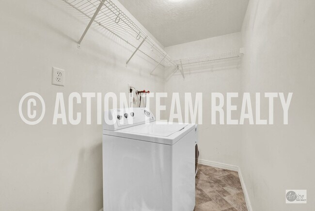 Building Photo - BASEMENT Apartment Located in West Jordan
