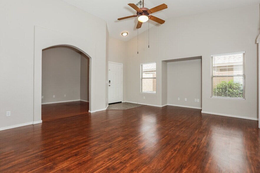 Building Photo - 3801 S Joshua Tree Ln