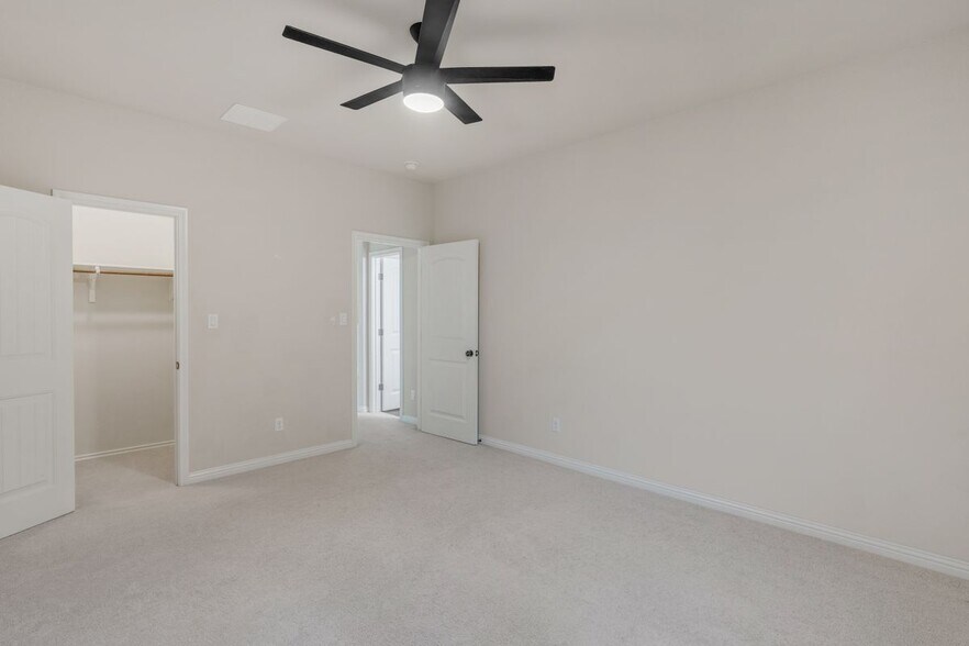 Building Photo - 904 Purple Moor Pass