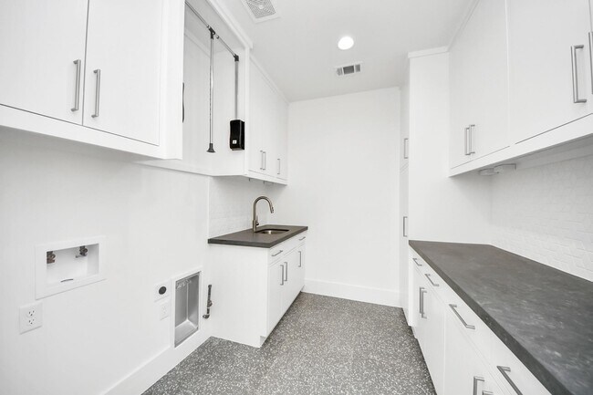 Building Photo - 2232 Swift Blvd