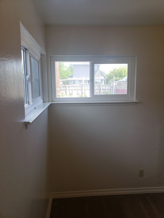 Building Photo - 940o