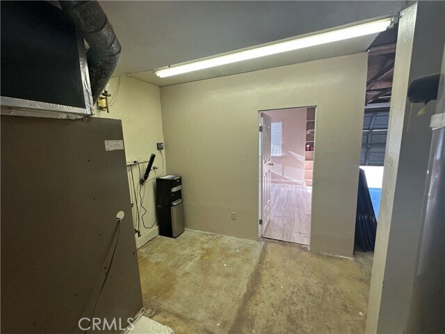 Building Photo - 551 Tullock St