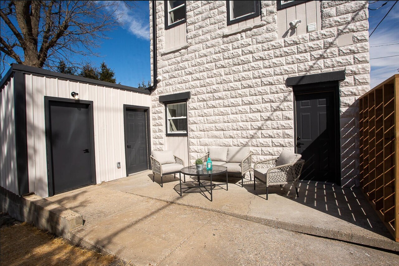 Building Photo - 2287 Segwun Ave SE