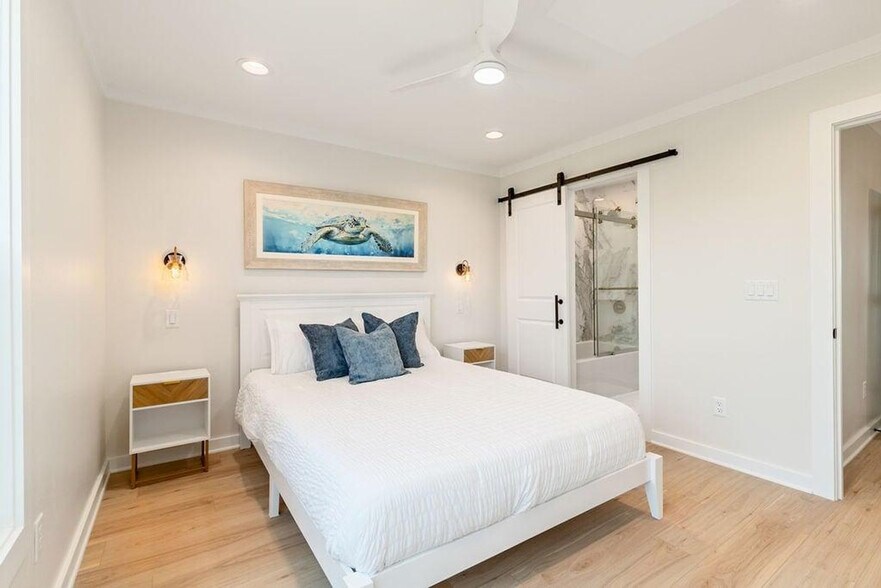 Building Photo - 100 S Spooky Ln