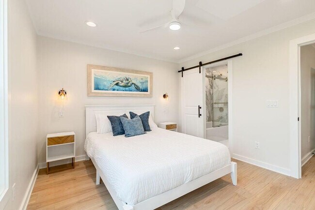 Building Photo - 100 S Spooky Ln