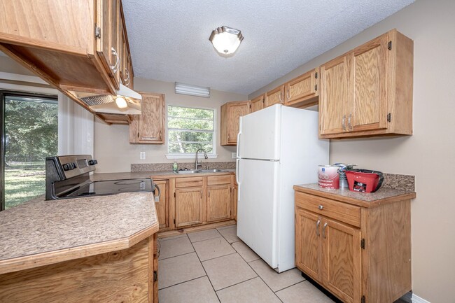 Building Photo - 3 Bedroom 1.5 Bath Home in Gautier!