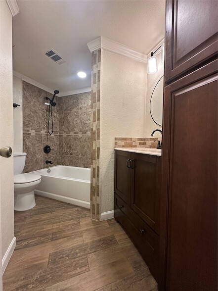 Building Photo - 1600 Pecan Chase Cir