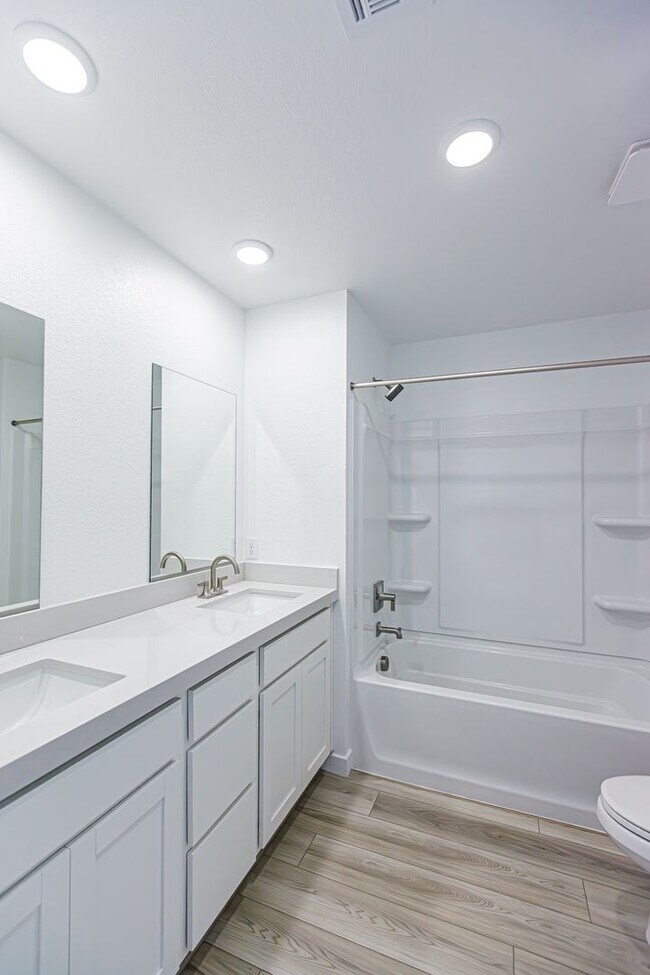 Building Photo - Brand New Home