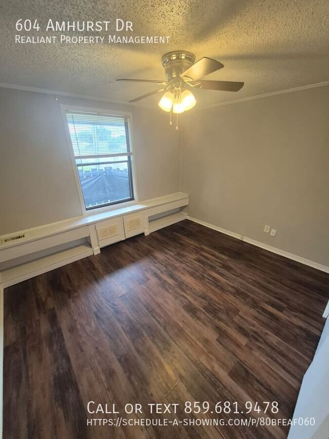 Building Photo - 604 Amhurst Dr