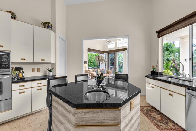 Building Photo - 75273 Spyglass Dr