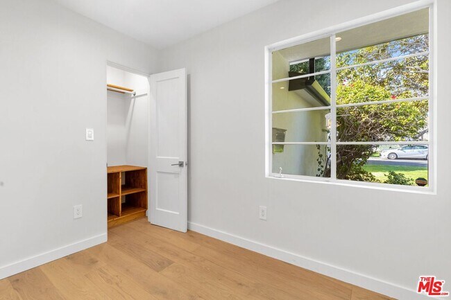 Building Photo - 3444 S Bentley Ave