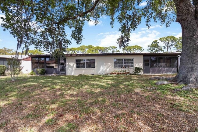 Building Photo - 6215 Green View Cir