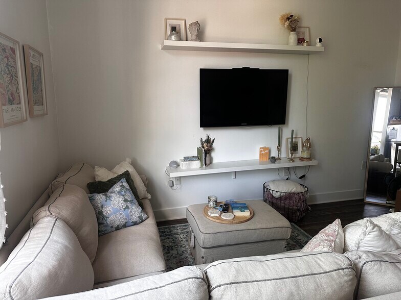 Living Room - 5147 Penn Ave