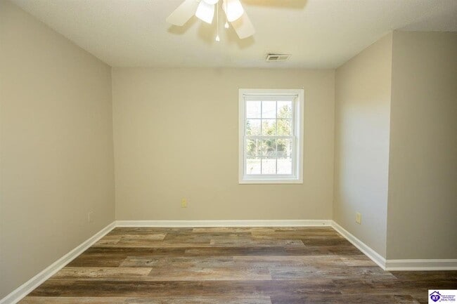 Building Photo - 243 S Airview Dr