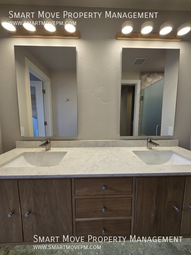 Building Photo - 945 Hearthstone Dr