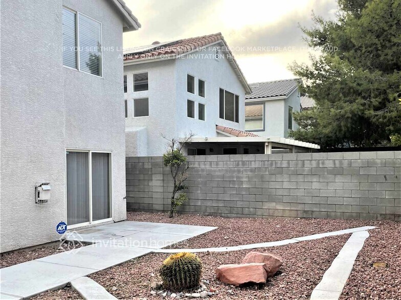 Building Photo - 8428 Opal Splendor Ave