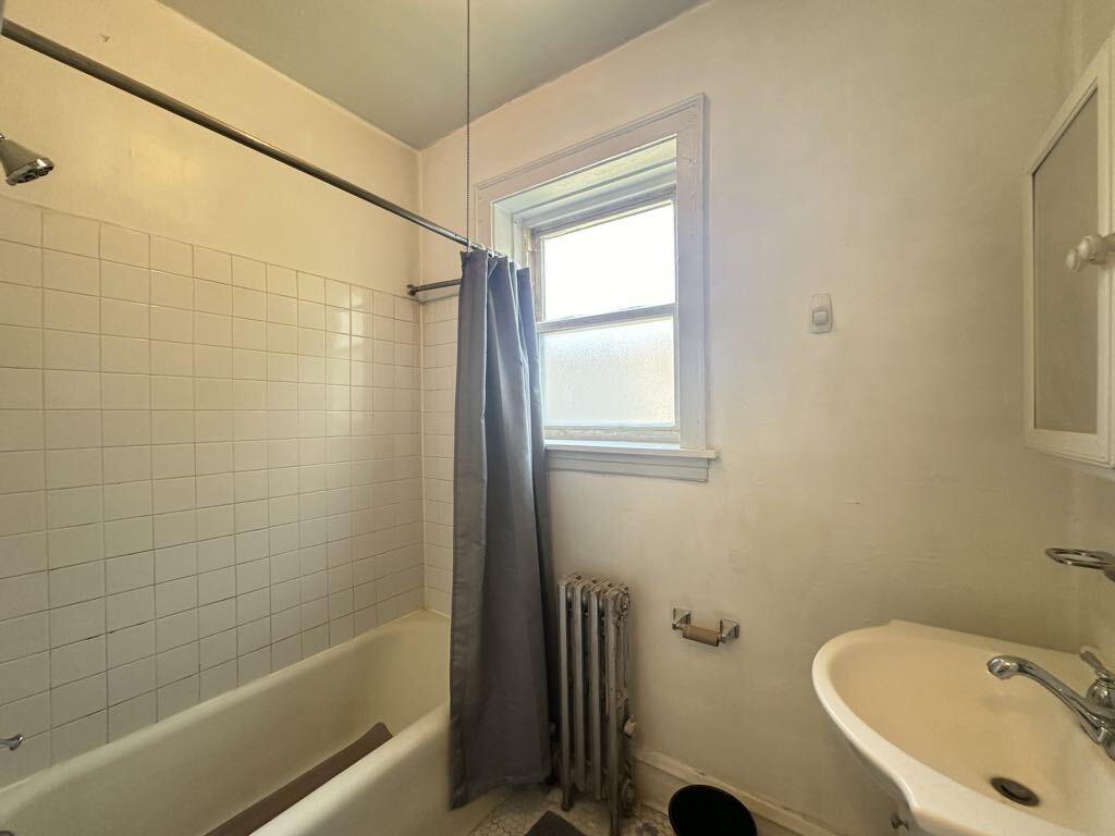 Building Photo - 4830 W Addison St