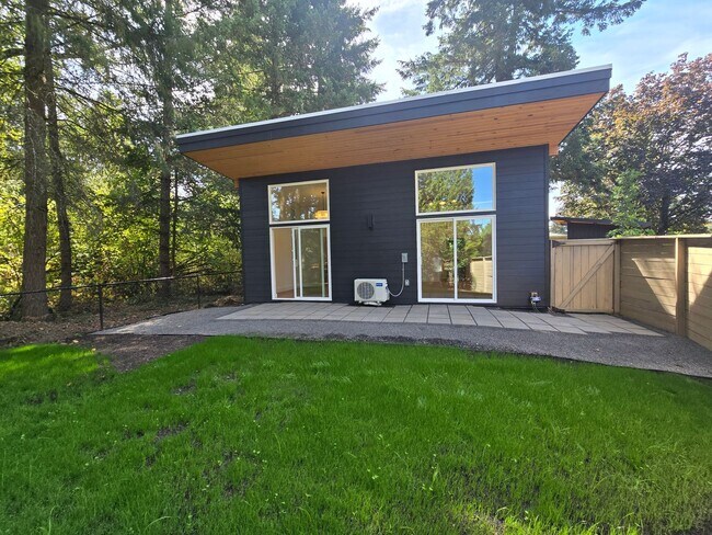 Building Photo - 7024 SW 152nd Ave