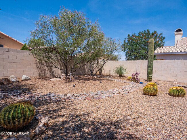 Building Photo - 6831 W Rifle Way