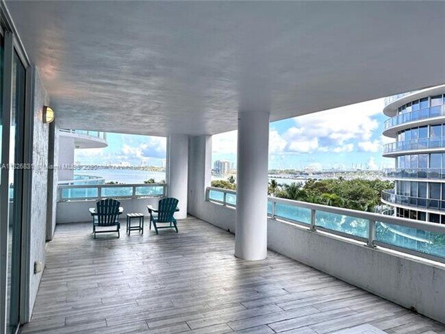 Building Photo - 1800 N Bayshore Dr