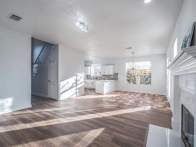 Building Photo - 10417 Forrest Dr