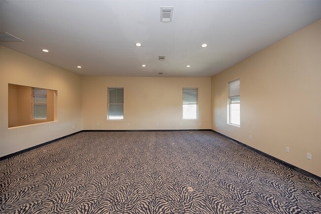 Building Photo - 2293 E Bayshore Dr