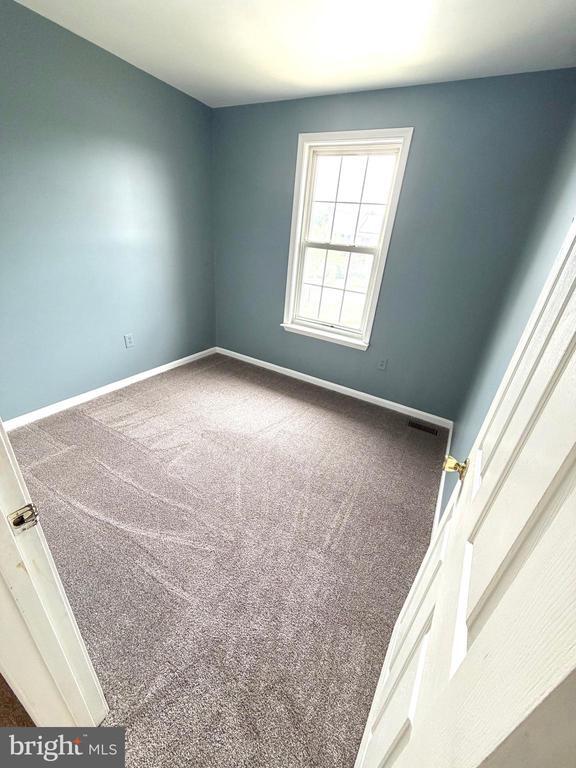 Building Photo - 5053 Colburn Terrace