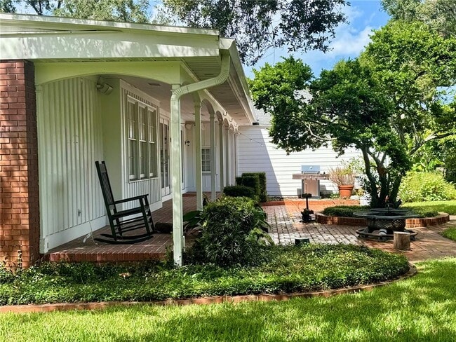 Building Photo - 912 S Himes Ave