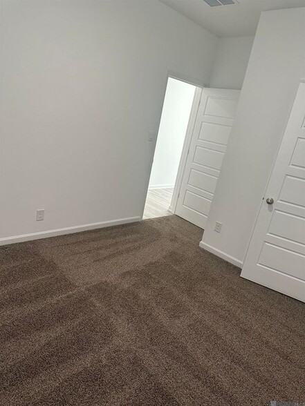 Building Photo - 1120 Drago Dr