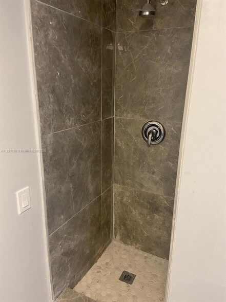 Building Photo - 1111 NW 19th Ave