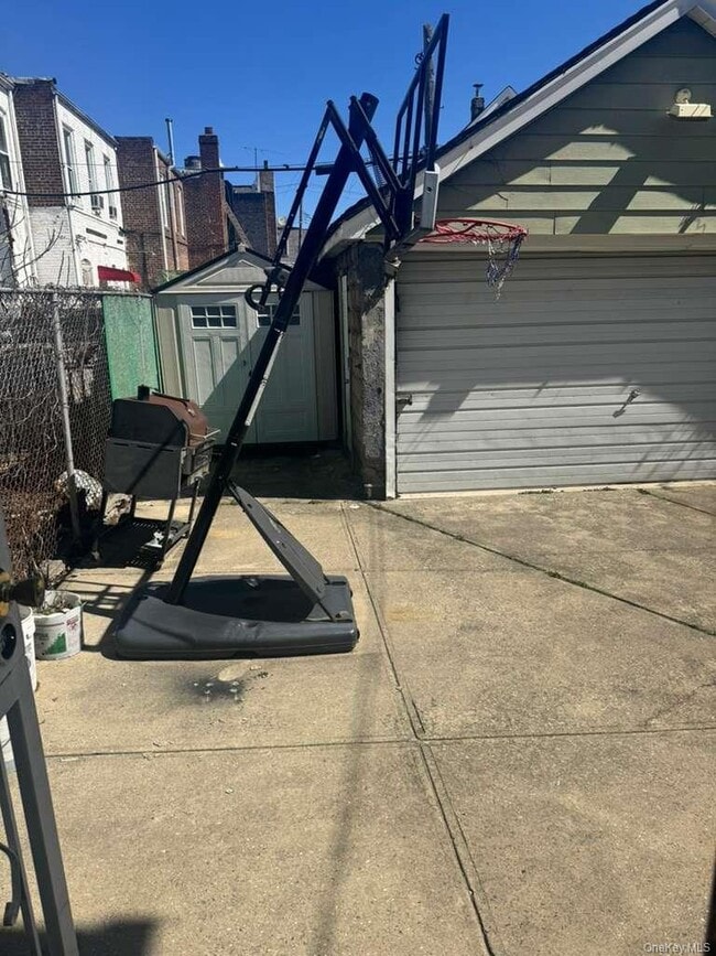 Building Photo - 88-11 185th St