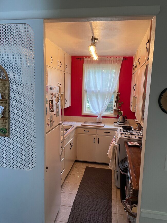 Gally Kitchen - 121 7th St