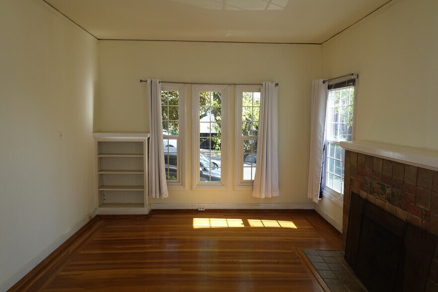 Building Photo - 2571 Virginia St