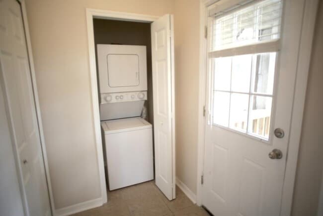 Building Photo - 78 Riberia St