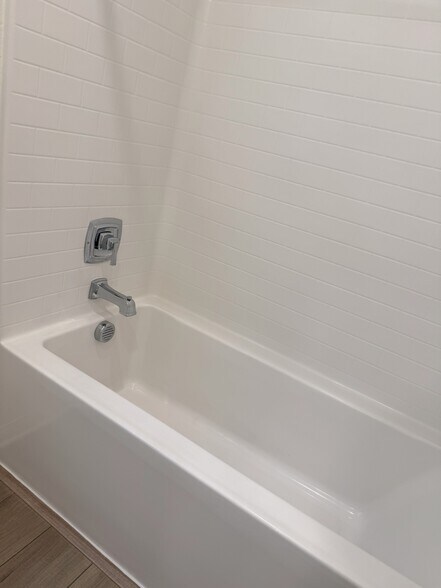 Down bath - 1971 S Ambrosia Way