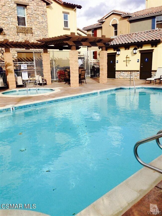 Building Photo - 2234 Rolling River Ln