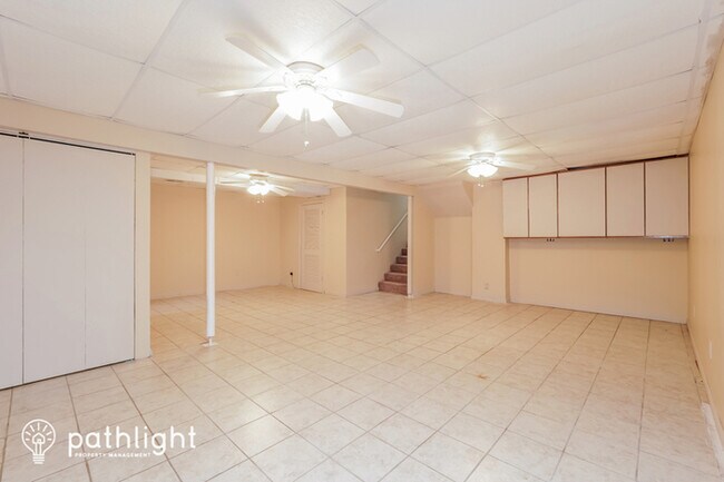 Building Photo - 1213 Southwest Pacific Drive, Lee's Summit...