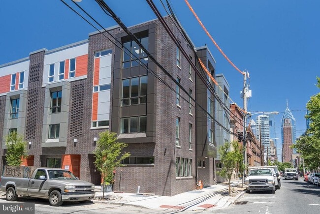 Building Photo - 1701 Bainbridge St