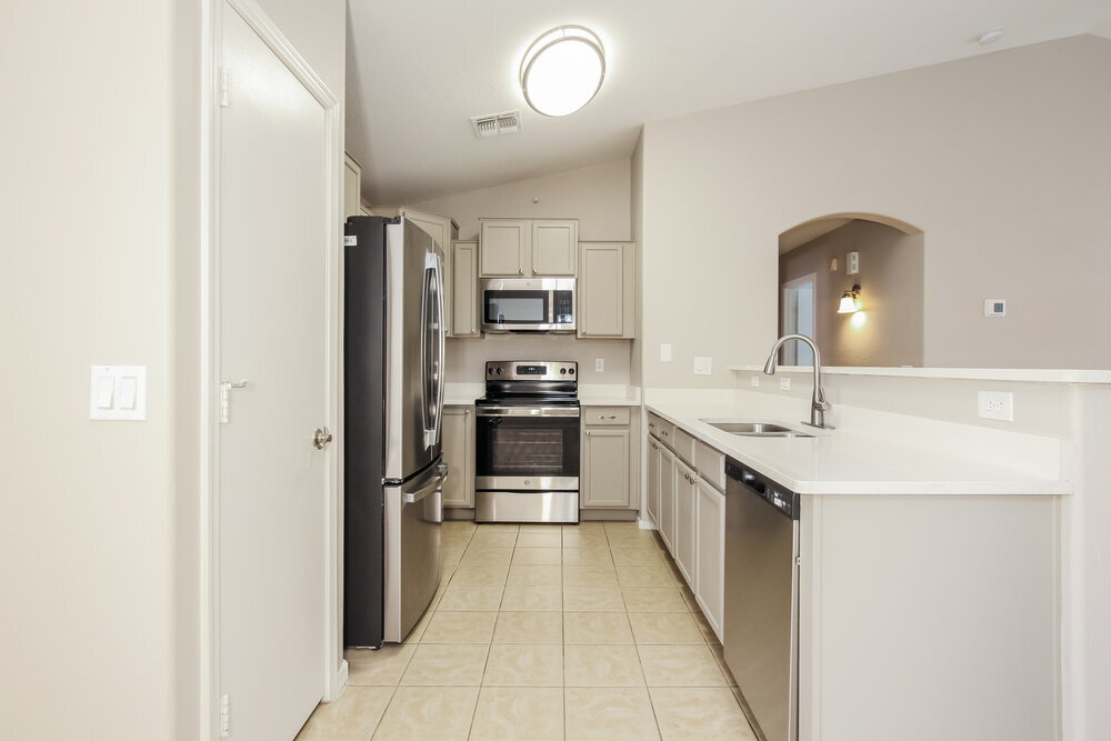 Building Photo - 24007 W Huntington Dr