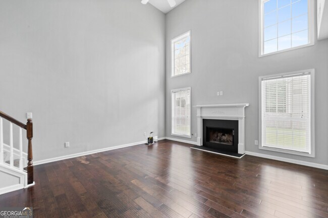 Building Photo - 4419 Silver Ridge Way SW