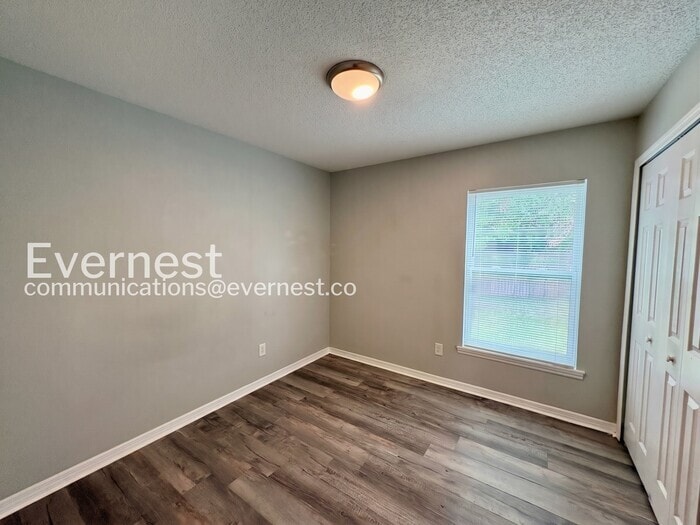 Building Photo - 7870 Pine Fork Dr
