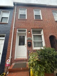 Building Photo - 228 S Madeira St
