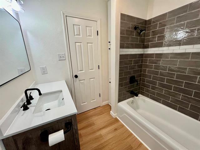 Building Photo - 513 Burgett St