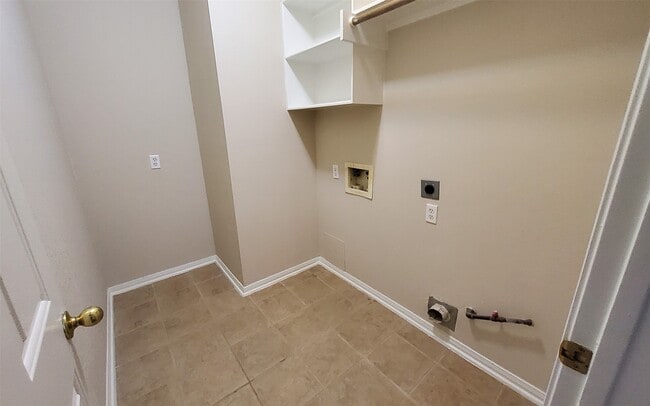 Building Photo - 2906 Humble Dr