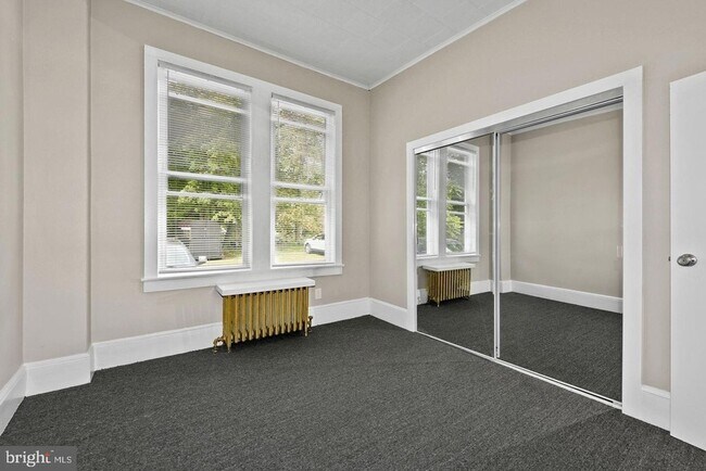 Building Photo - 102 Hainesport Lumberton Rd