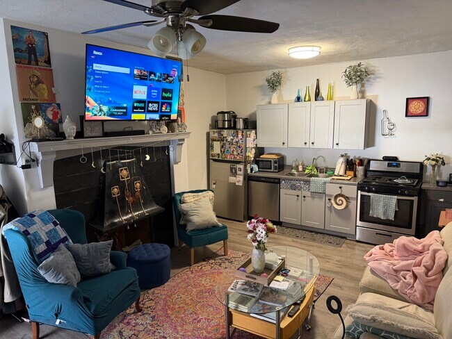 Building Photo - 719 Park Ave