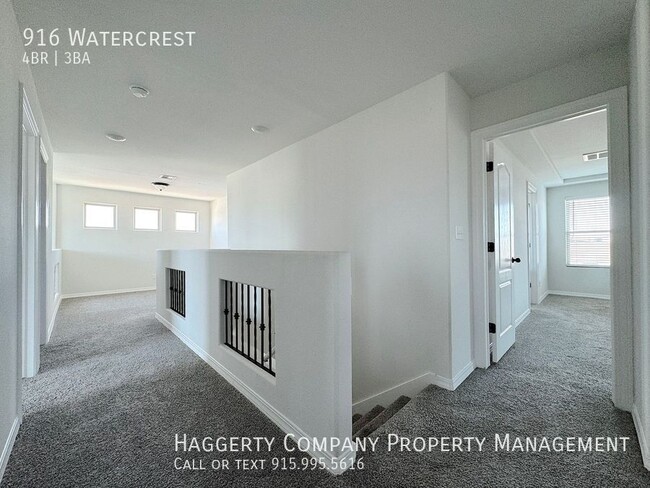 Building Photo - 916 Watercrest-