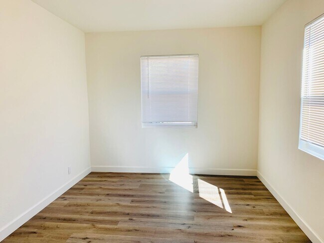 Building Photo - LVW