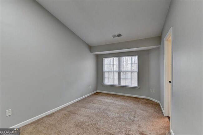 Building Photo - 903 Redwood Dr